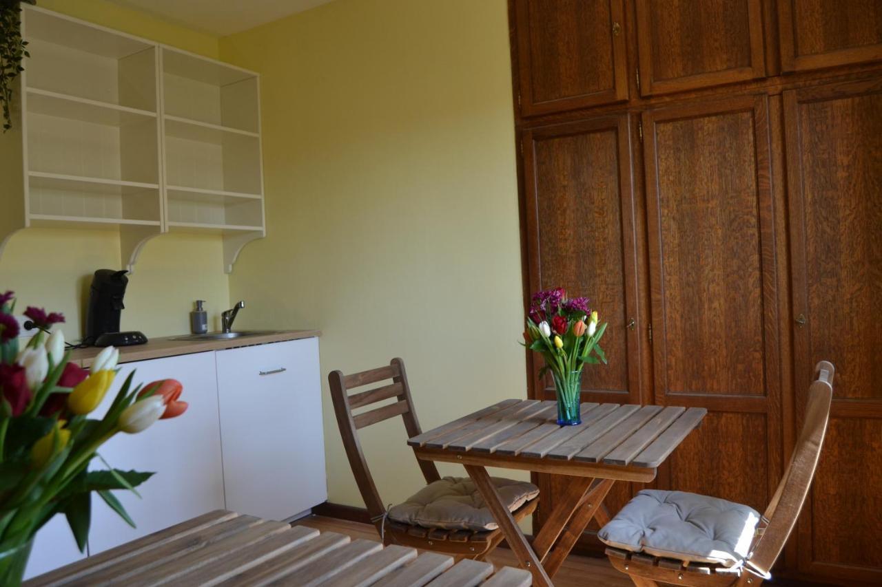 En Chapoisie Bed & Breakfast Ciney Exterior photo